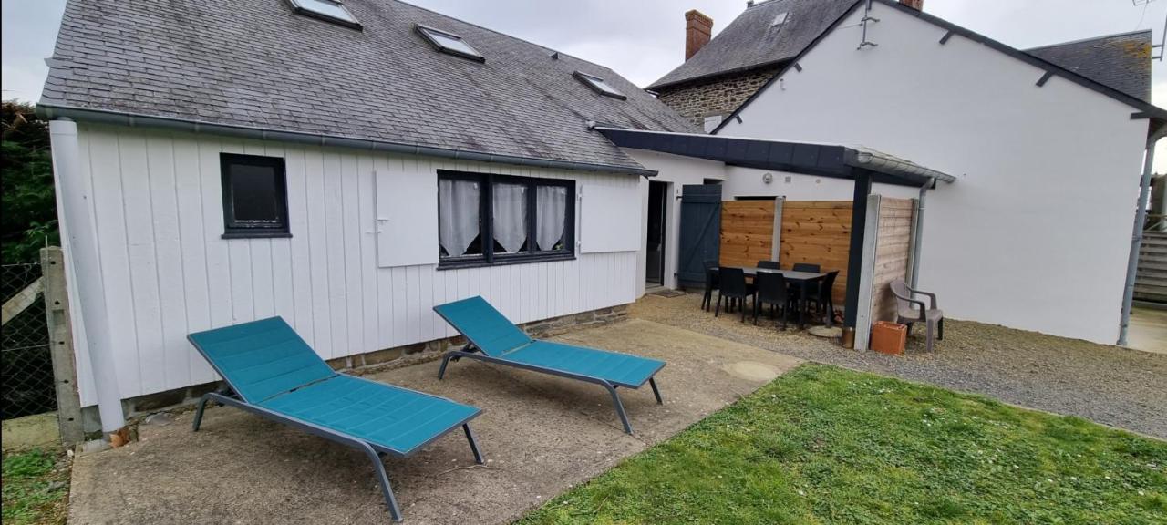 Gites De L'Archange Courtils Exterior photo